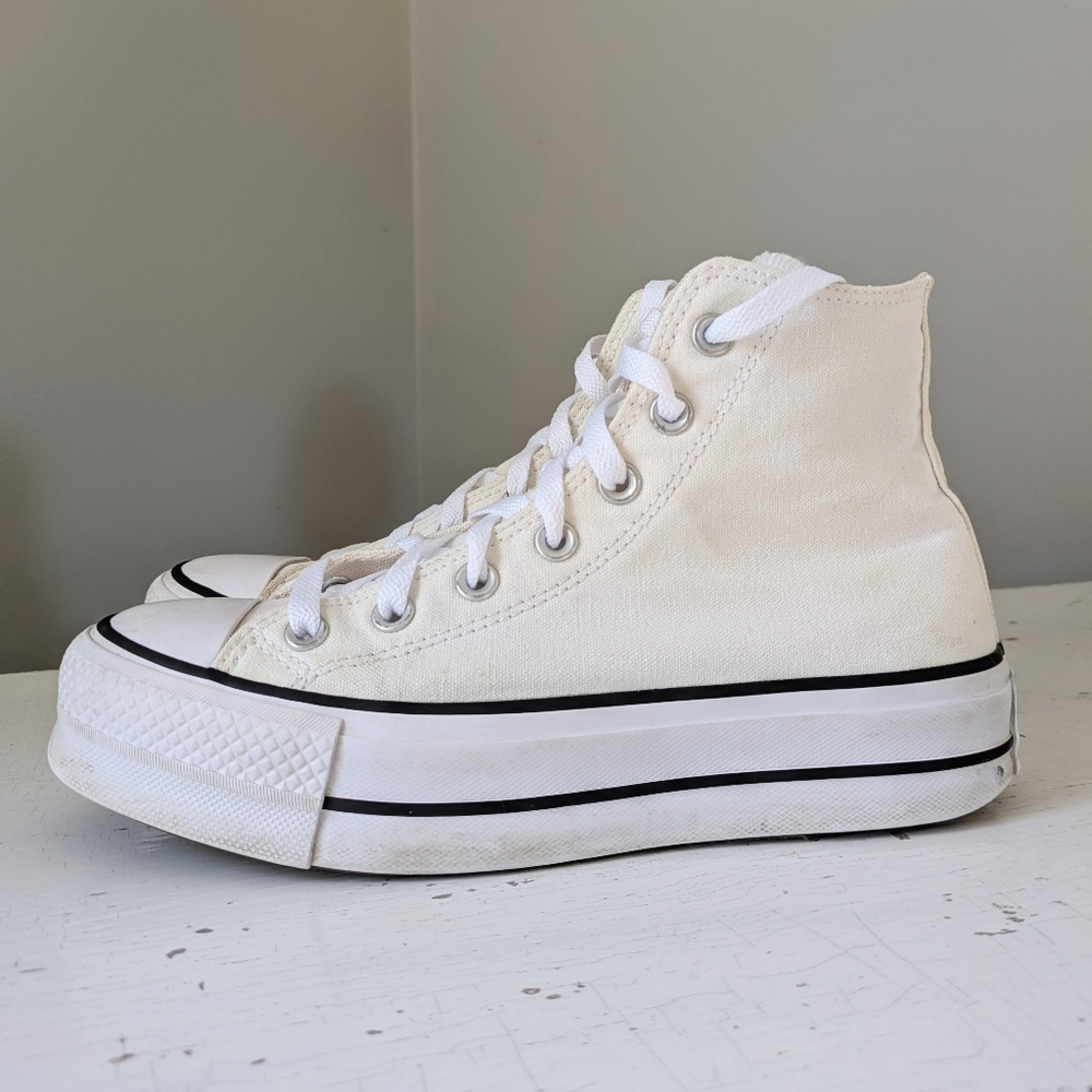 Converse Platform High Tops Ladies Size 7